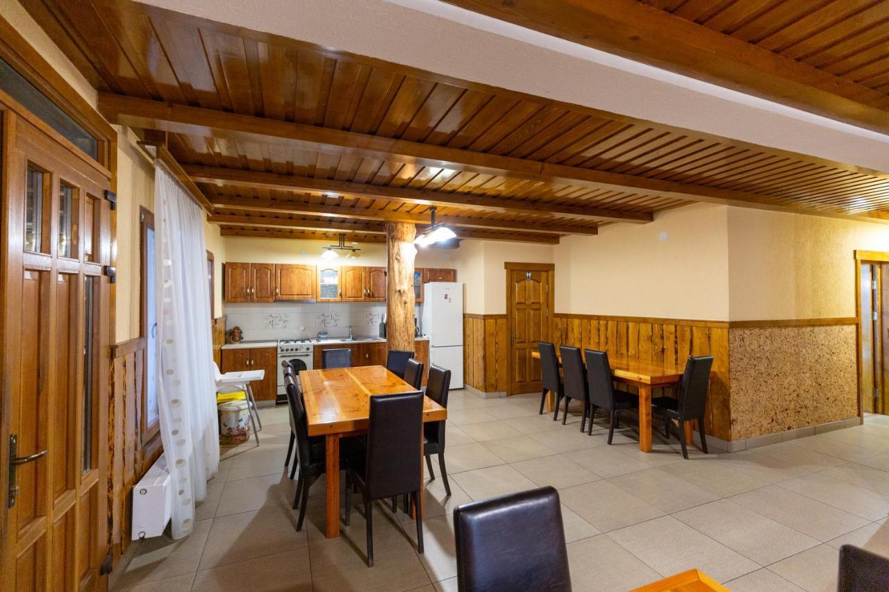 Conacul De Sub Munte Vila Novaci-Străini Exterior foto