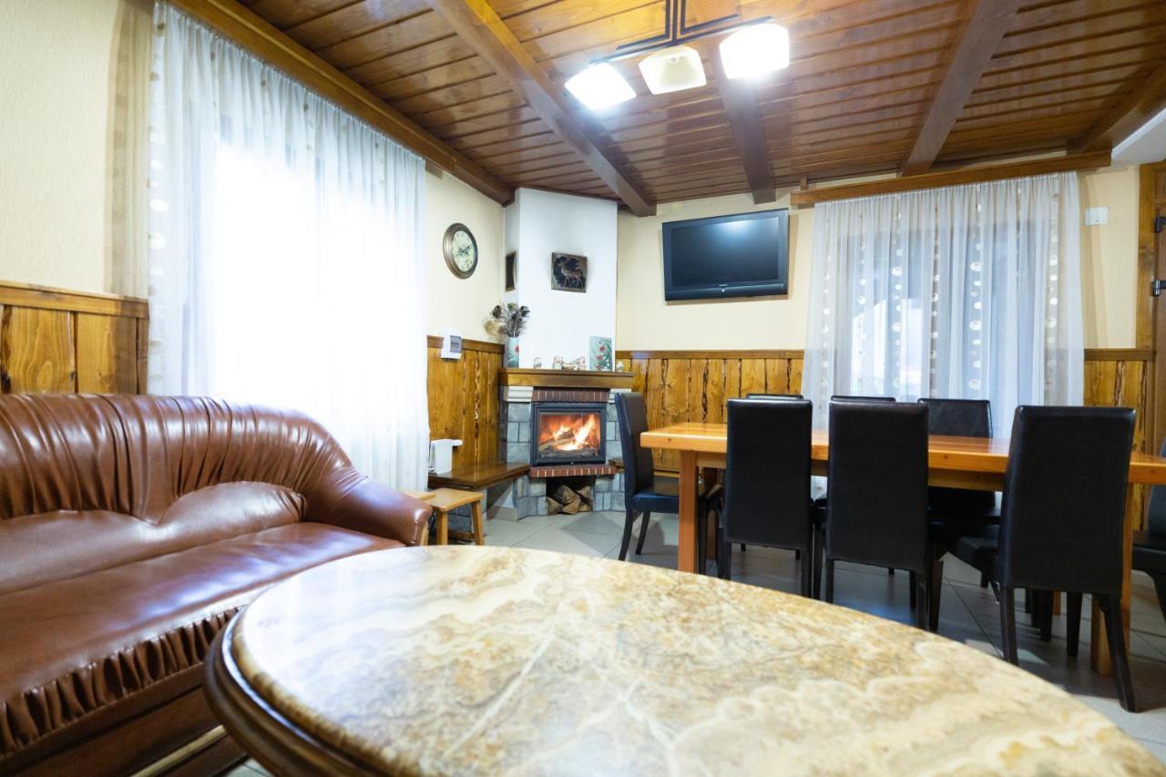 Conacul De Sub Munte Vila Novaci-Străini Exterior foto