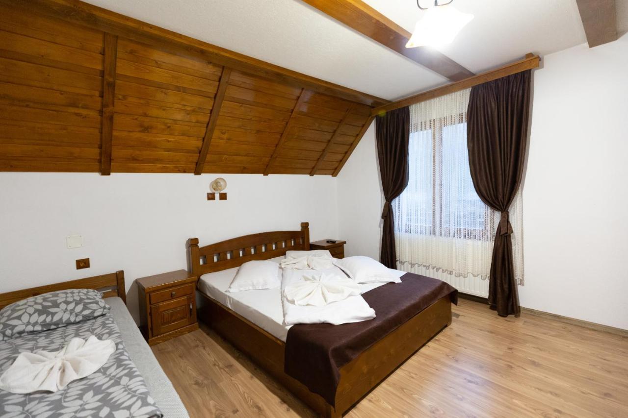 Conacul De Sub Munte Vila Novaci-Străini Exterior foto