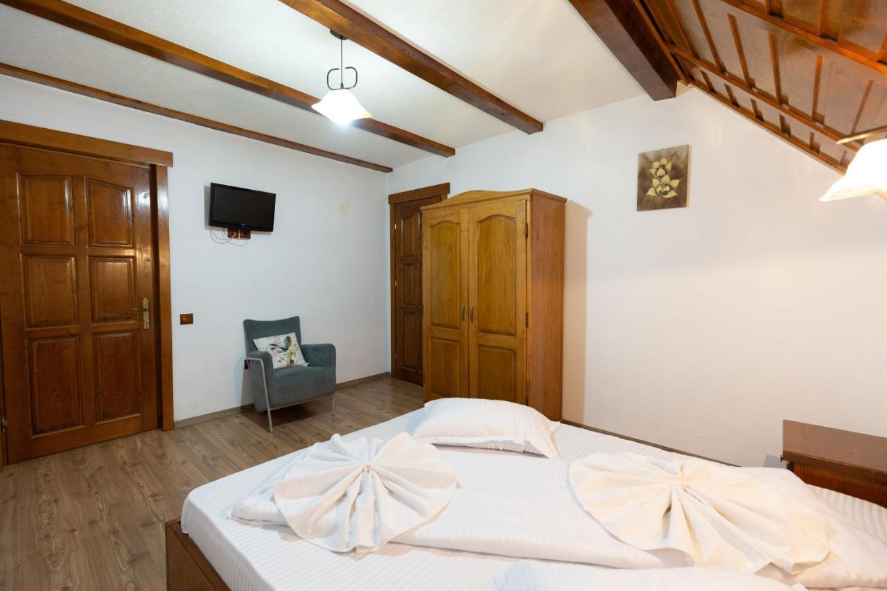 Conacul De Sub Munte Vila Novaci-Străini Exterior foto