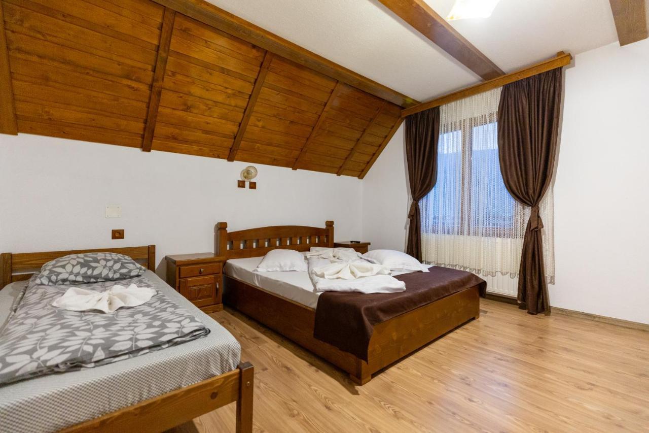Conacul De Sub Munte Vila Novaci-Străini Exterior foto