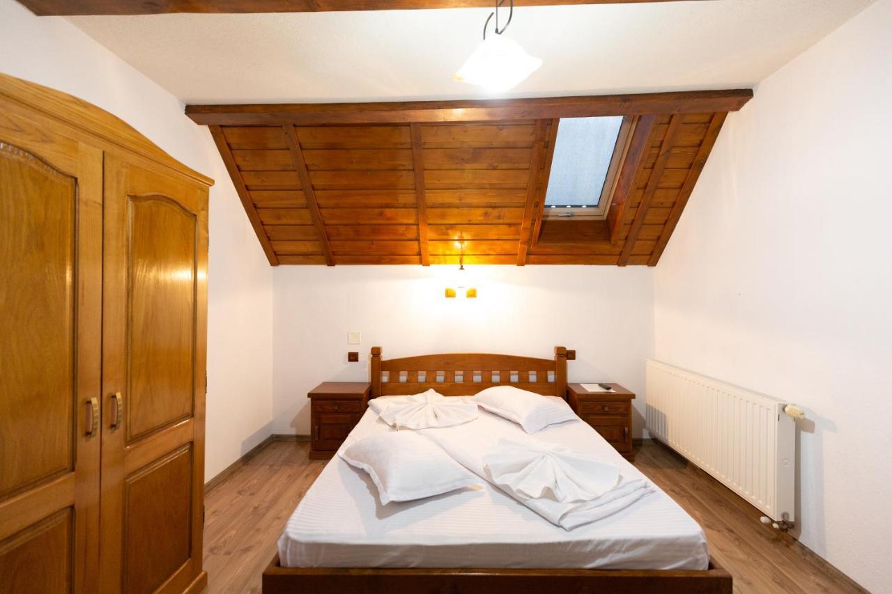 Conacul De Sub Munte Vila Novaci-Străini Exterior foto