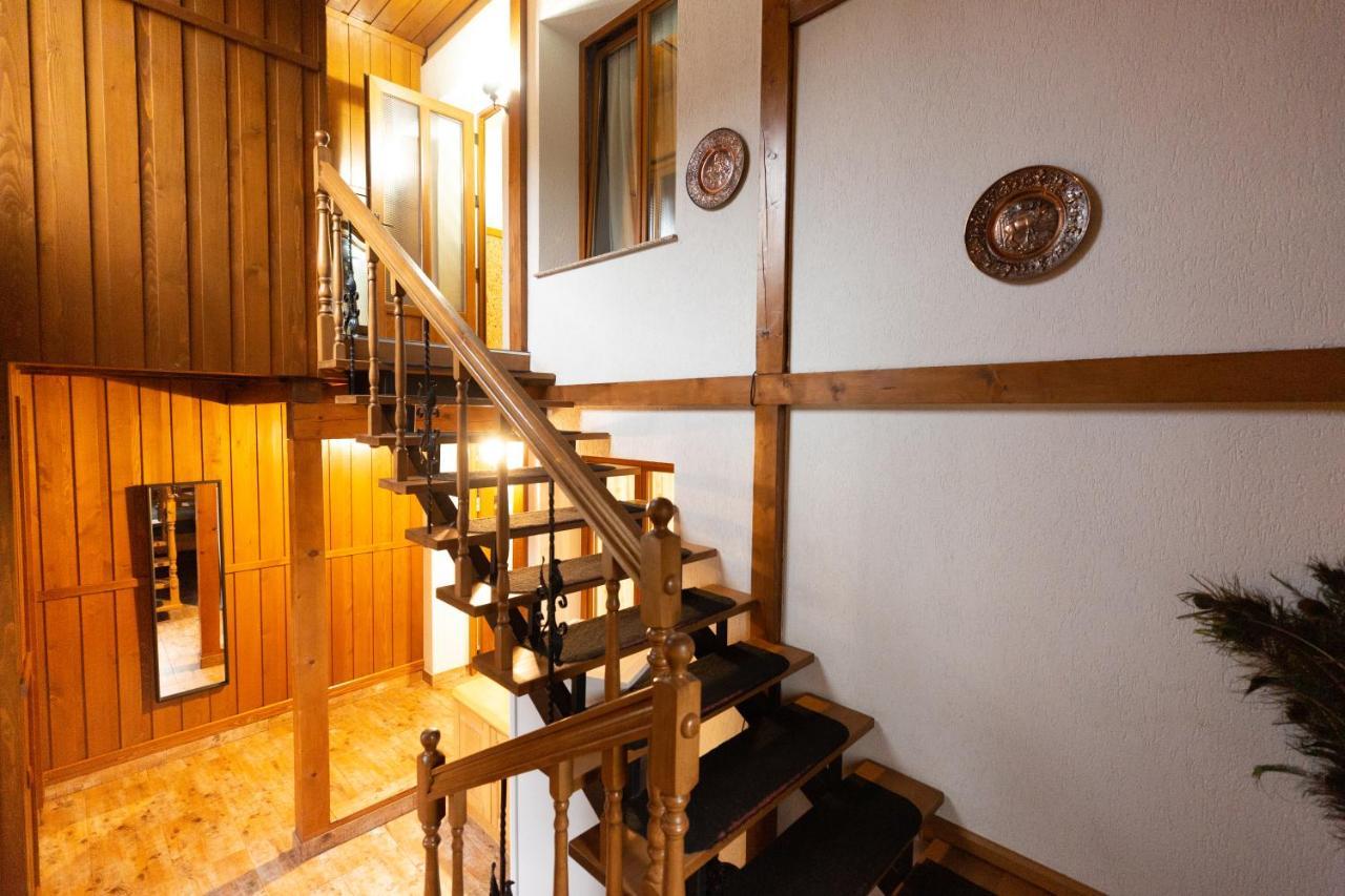 Conacul De Sub Munte Vila Novaci-Străini Exterior foto