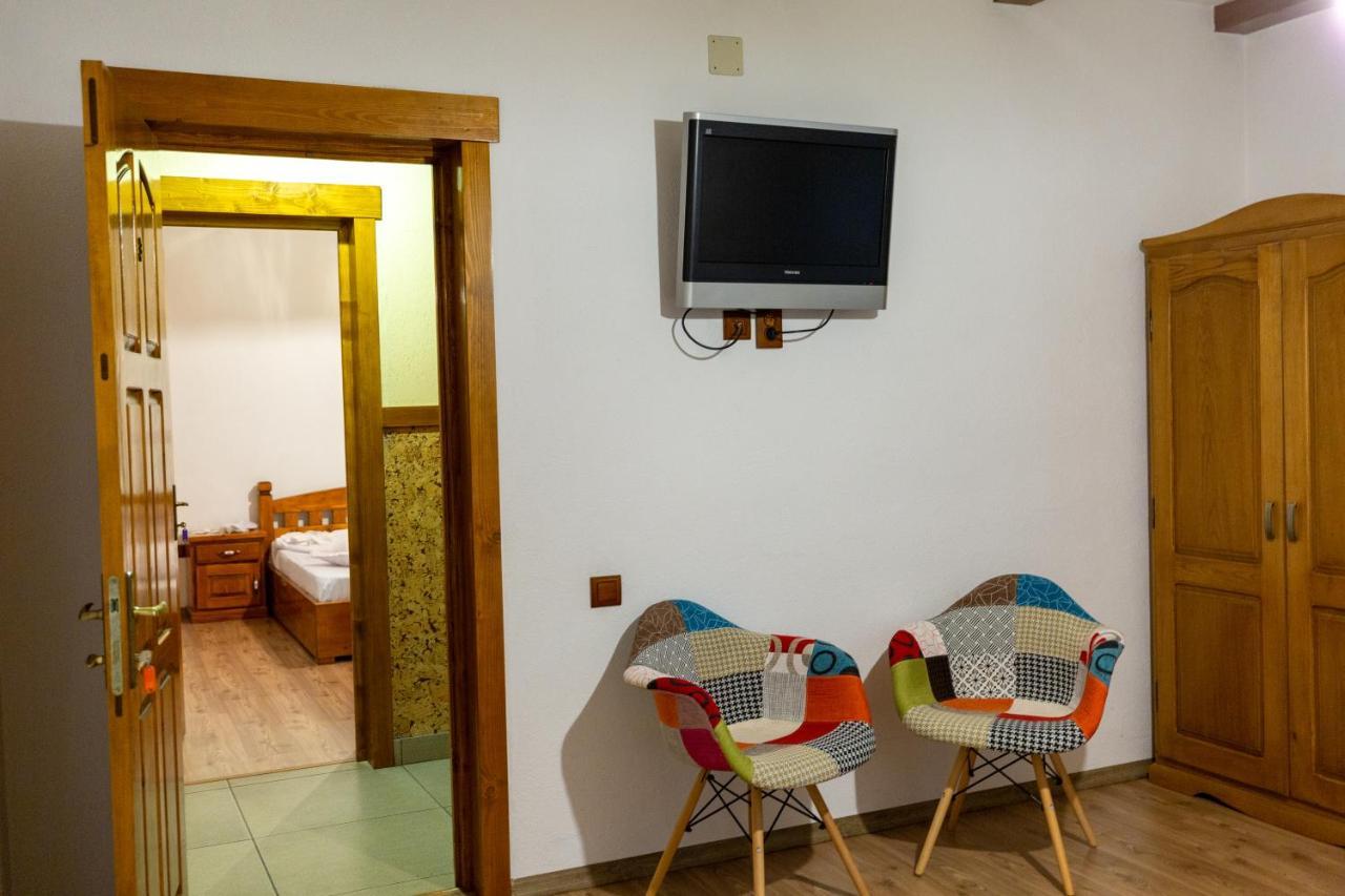 Conacul De Sub Munte Vila Novaci-Străini Exterior foto