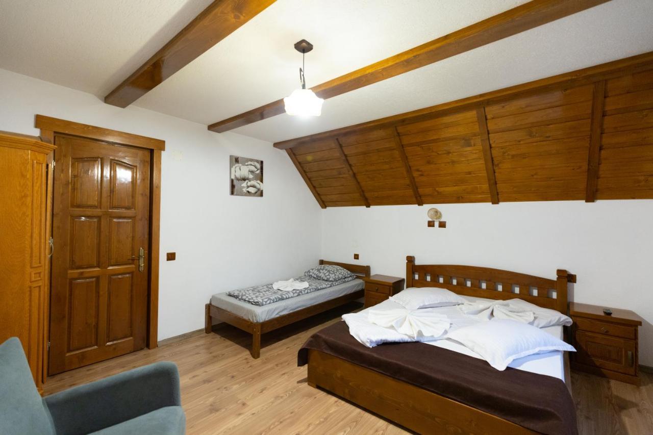 Conacul De Sub Munte Vila Novaci-Străini Exterior foto