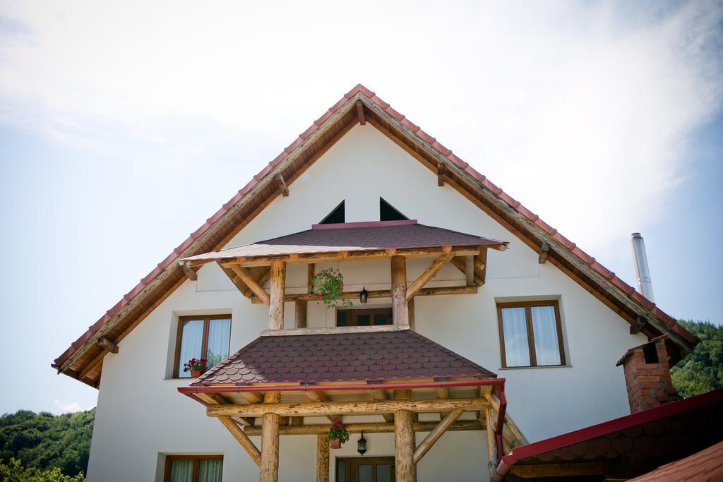Conacul De Sub Munte Vila Novaci-Străini Exterior foto