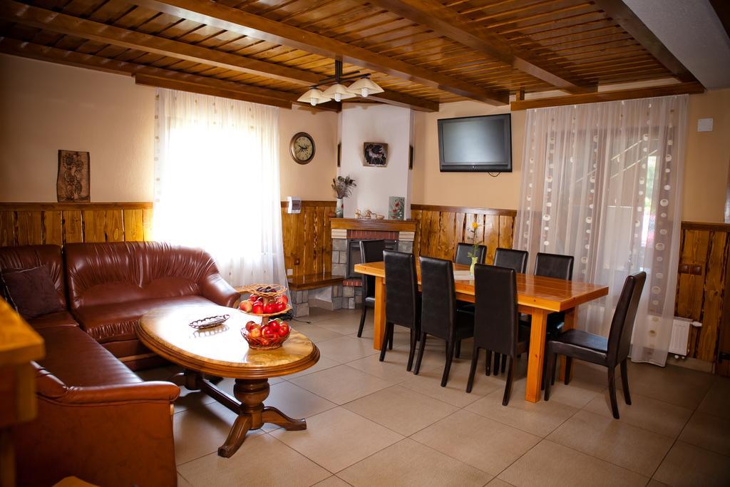 Conacul De Sub Munte Vila Novaci-Străini Exterior foto