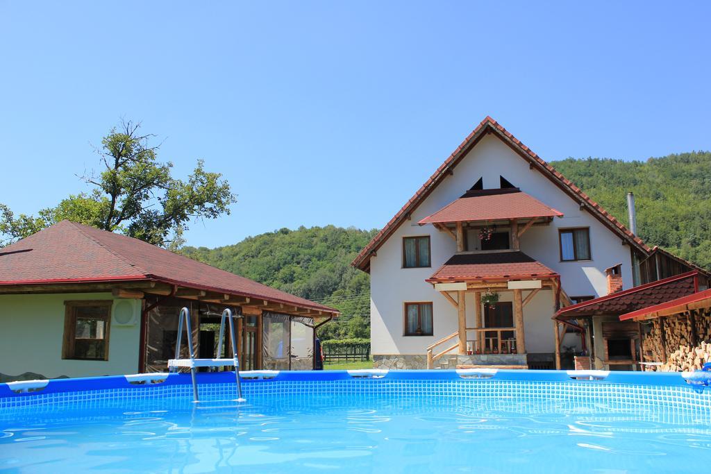 Conacul De Sub Munte Vila Novaci-Străini Exterior foto
