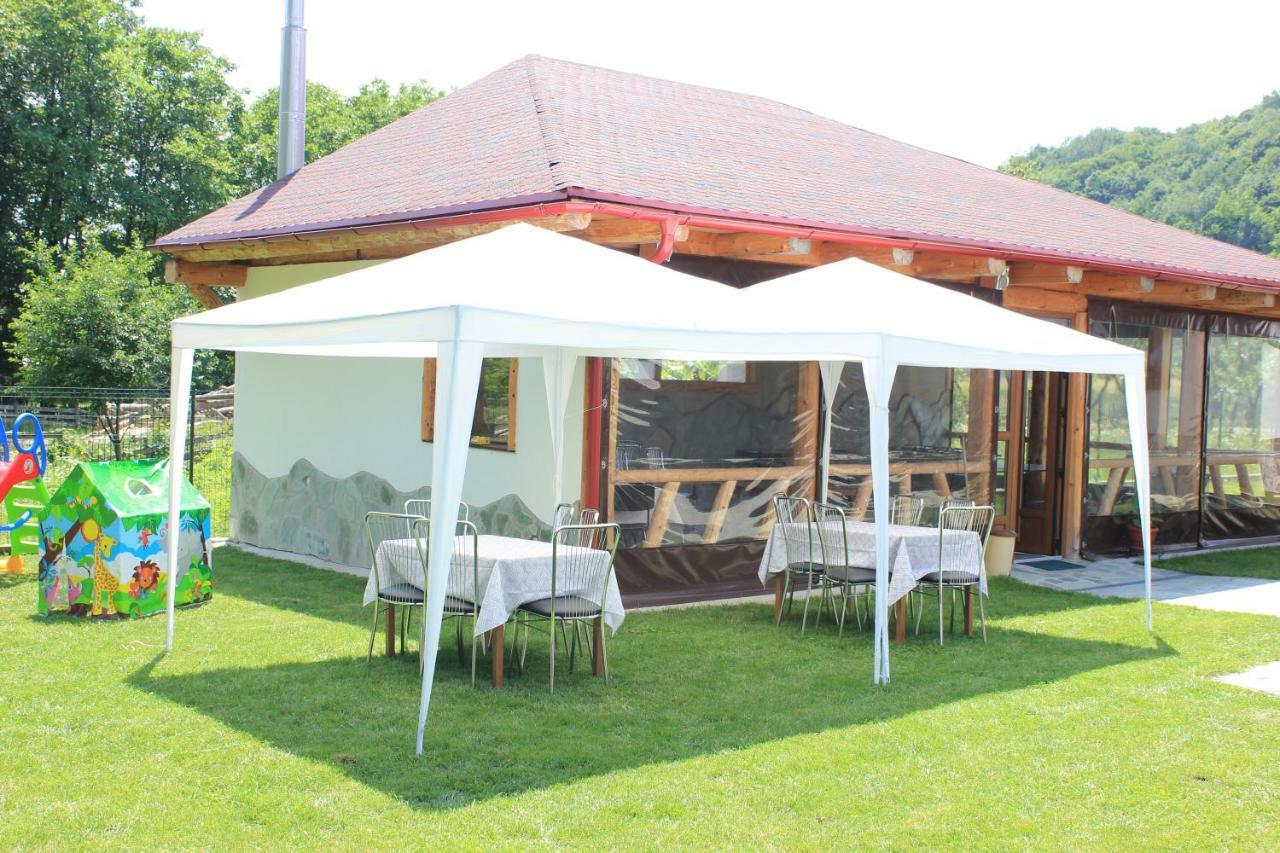 Conacul De Sub Munte Vila Novaci-Străini Exterior foto