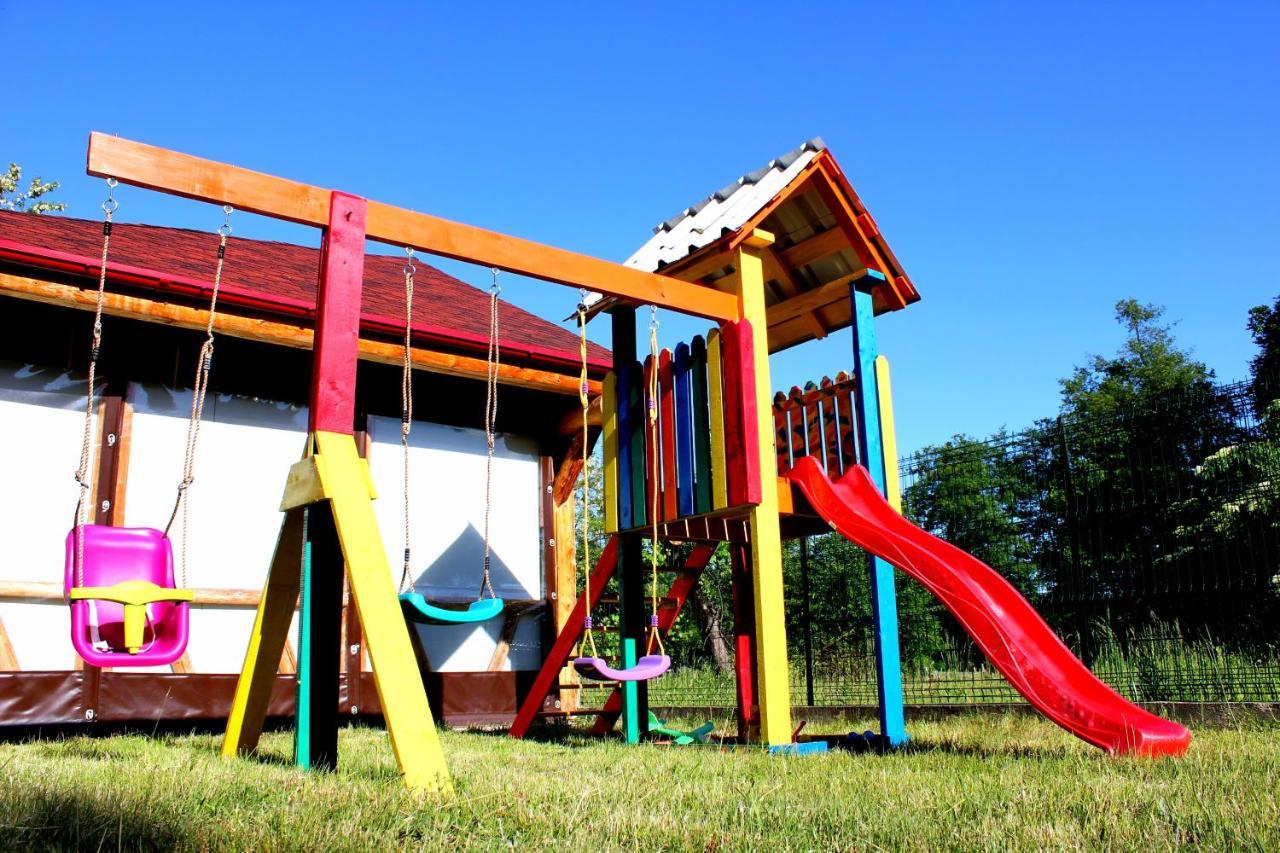 Conacul De Sub Munte Vila Novaci-Străini Exterior foto